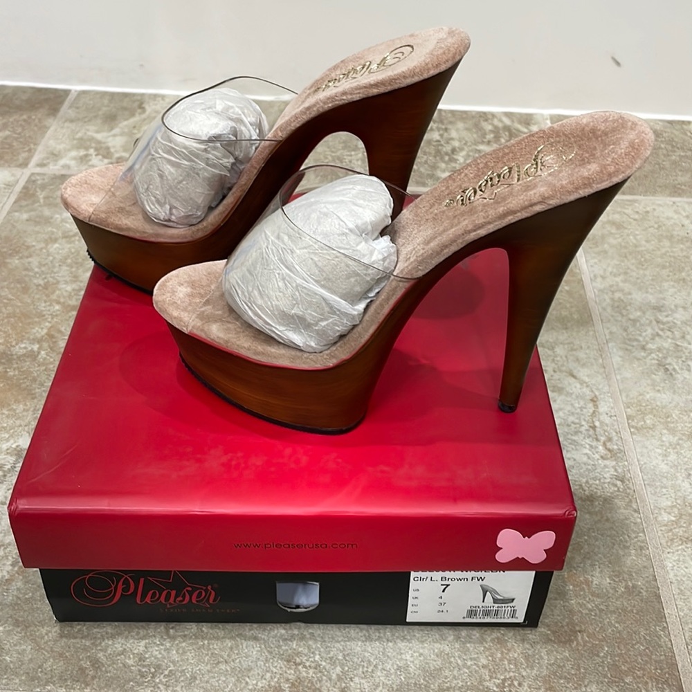 5 1/2 inches Wood Pleaser Platform/Brand New